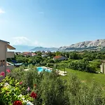 Lucija 2 *