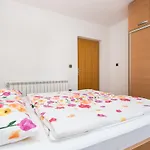 Lucija 2 * Baška