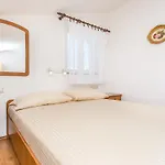 Lucija 2 * Baška