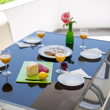 아파트 Lucija 2 *