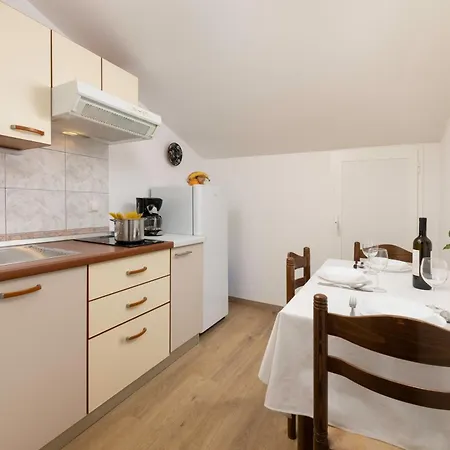 Appartement Lucija 2