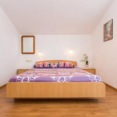 Appartement Lucija 2