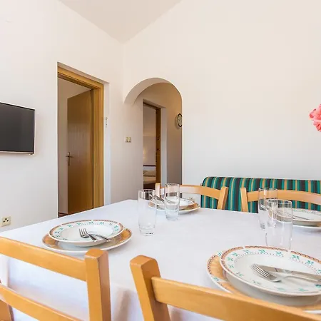 Lucija 2 Apartment