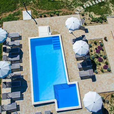 Lucija 2