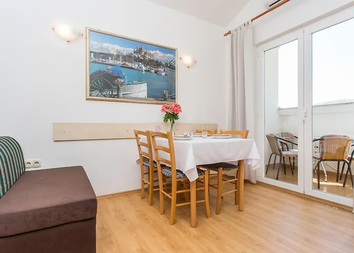 Appartement Lucija 2 *