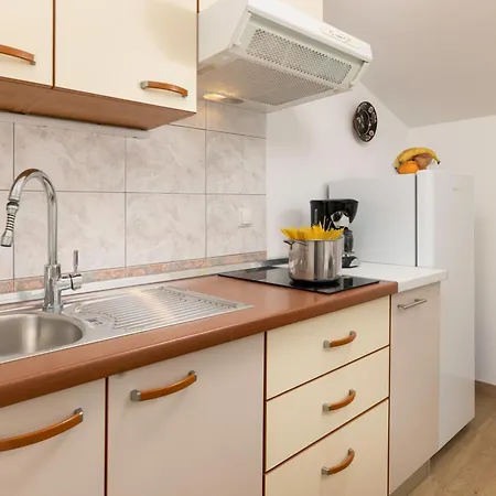 Apartman Lucija 2 Baska (Krk)